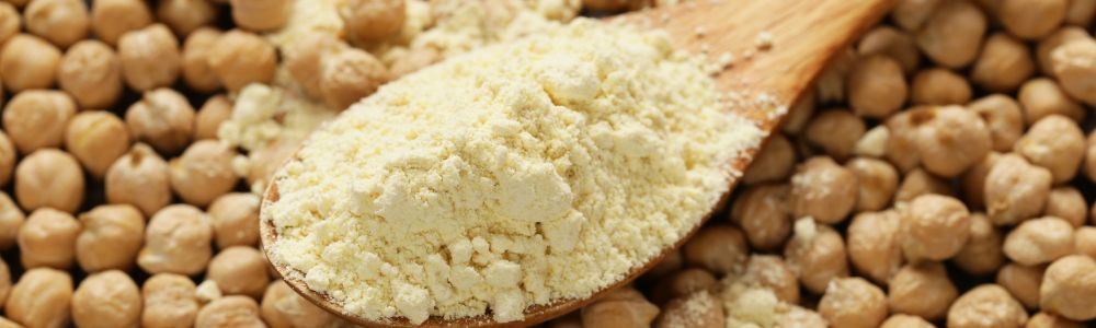 Făină de Năut: Versatilă, Fără Gluten și Bogată în Proteine