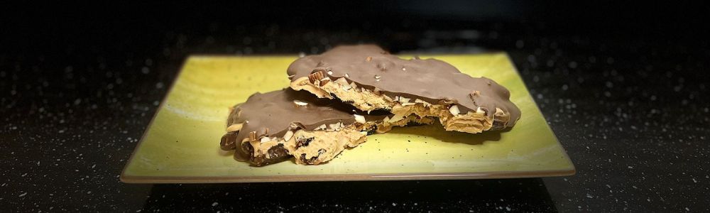 Ciocolata snickers din curmale