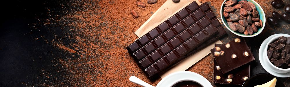 Te ajută ciocolata neagră cu adevărat să slăbești?